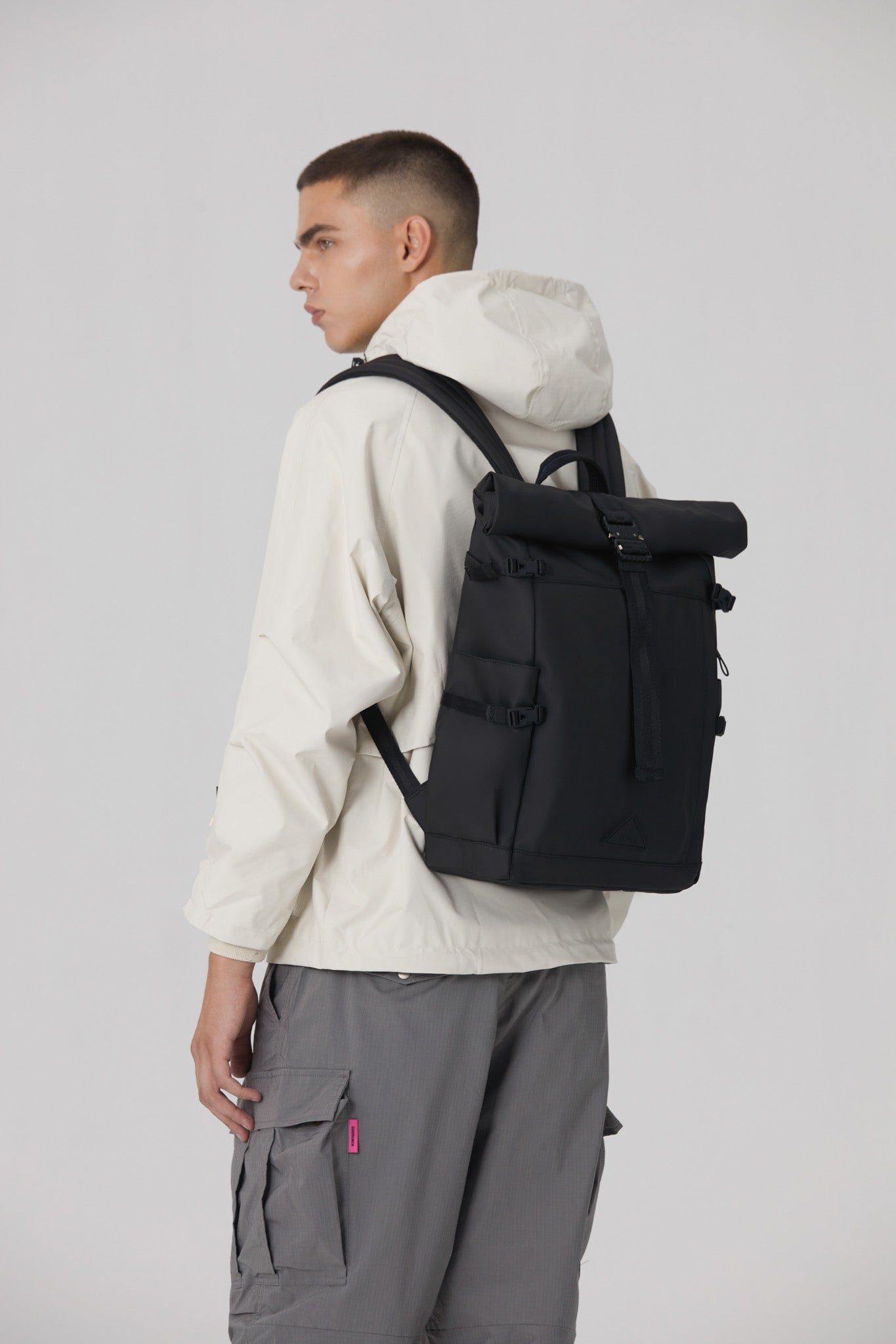 MOVA ROLL-UP BLACK 20-26L